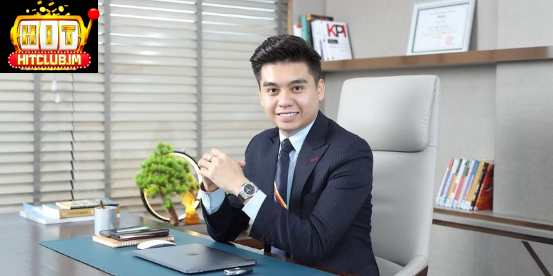 John Herry – Hành Trình Hình Thành Tư Duy Lãnh Đạo Và Dấu Ấn Tại Hitclub 3 John Herry là lãnh đạo trẻ đầy tài năng của Hitclub